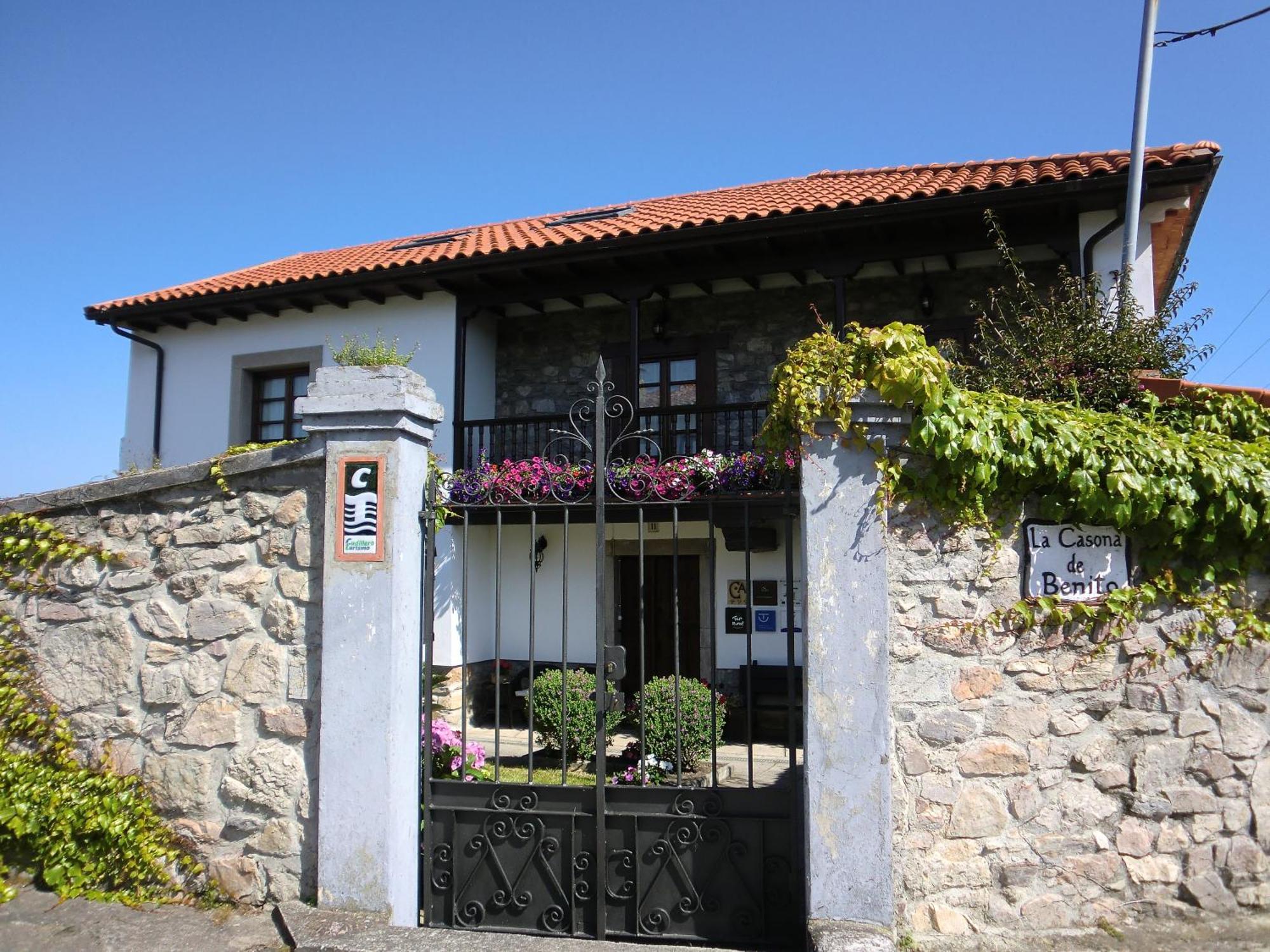 La Casona De Benito Guest House Cudillero Bagian luar foto