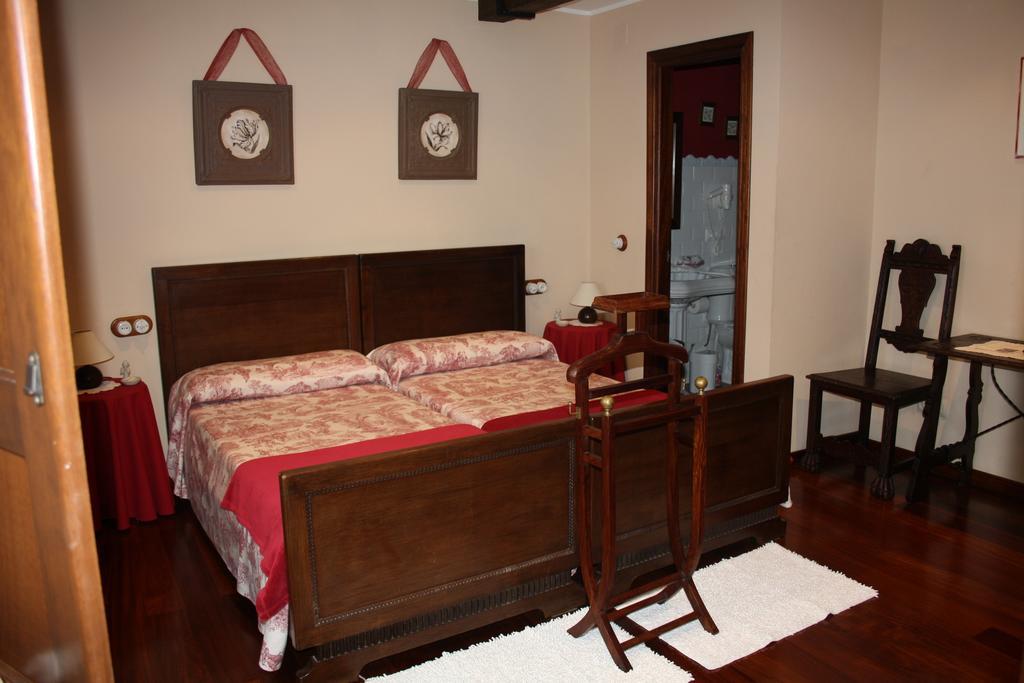 La Casona De Benito Guest House Cudillero Ruang foto