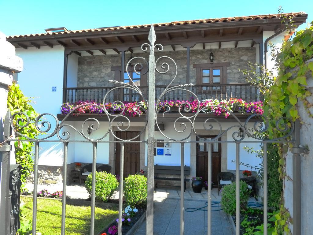 La Casona De Benito Guest House Cudillero Ruang foto